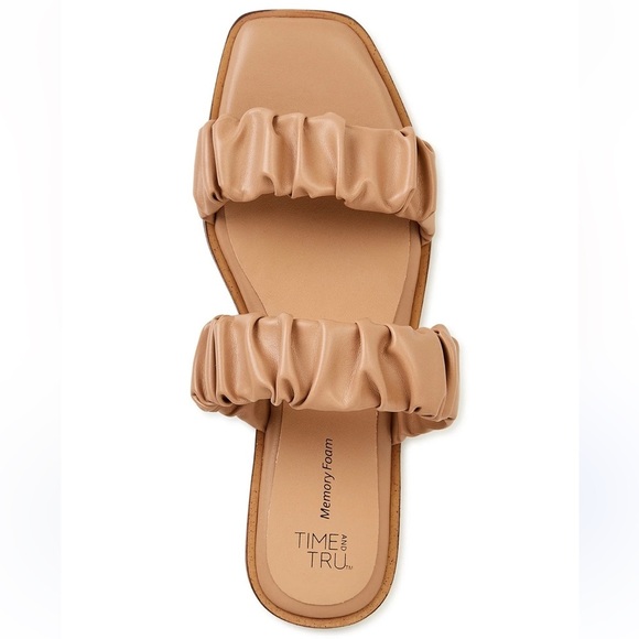 Time and Tru Shoes - Time and Tru Women’s Ruched Strap Sandal with memory foam footbed size 9